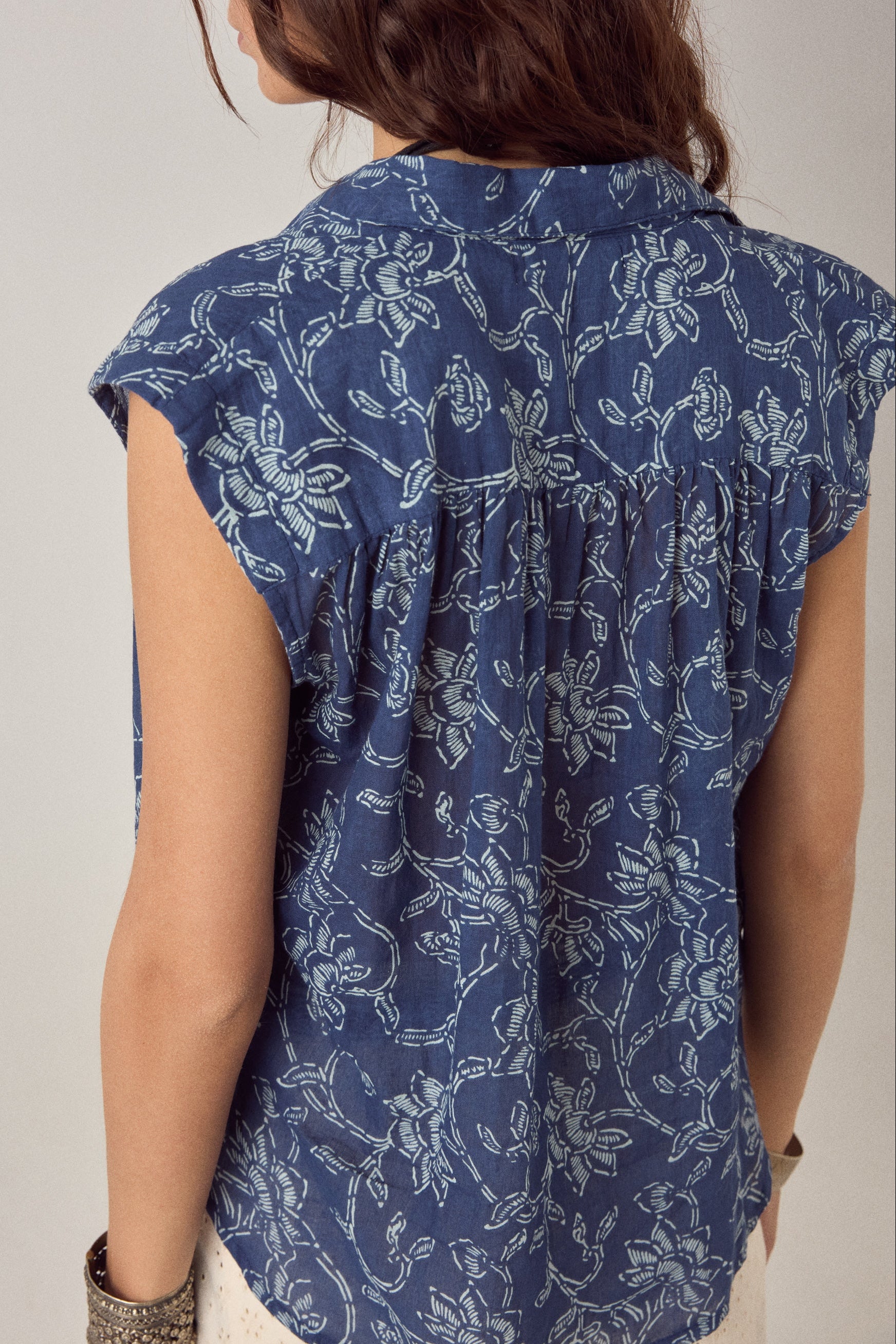 Mina Sleeveless Shirt