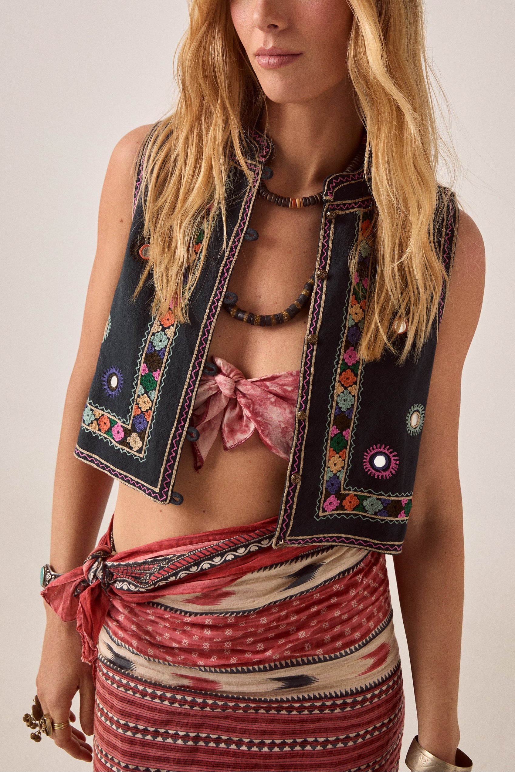 Artemisa Vest