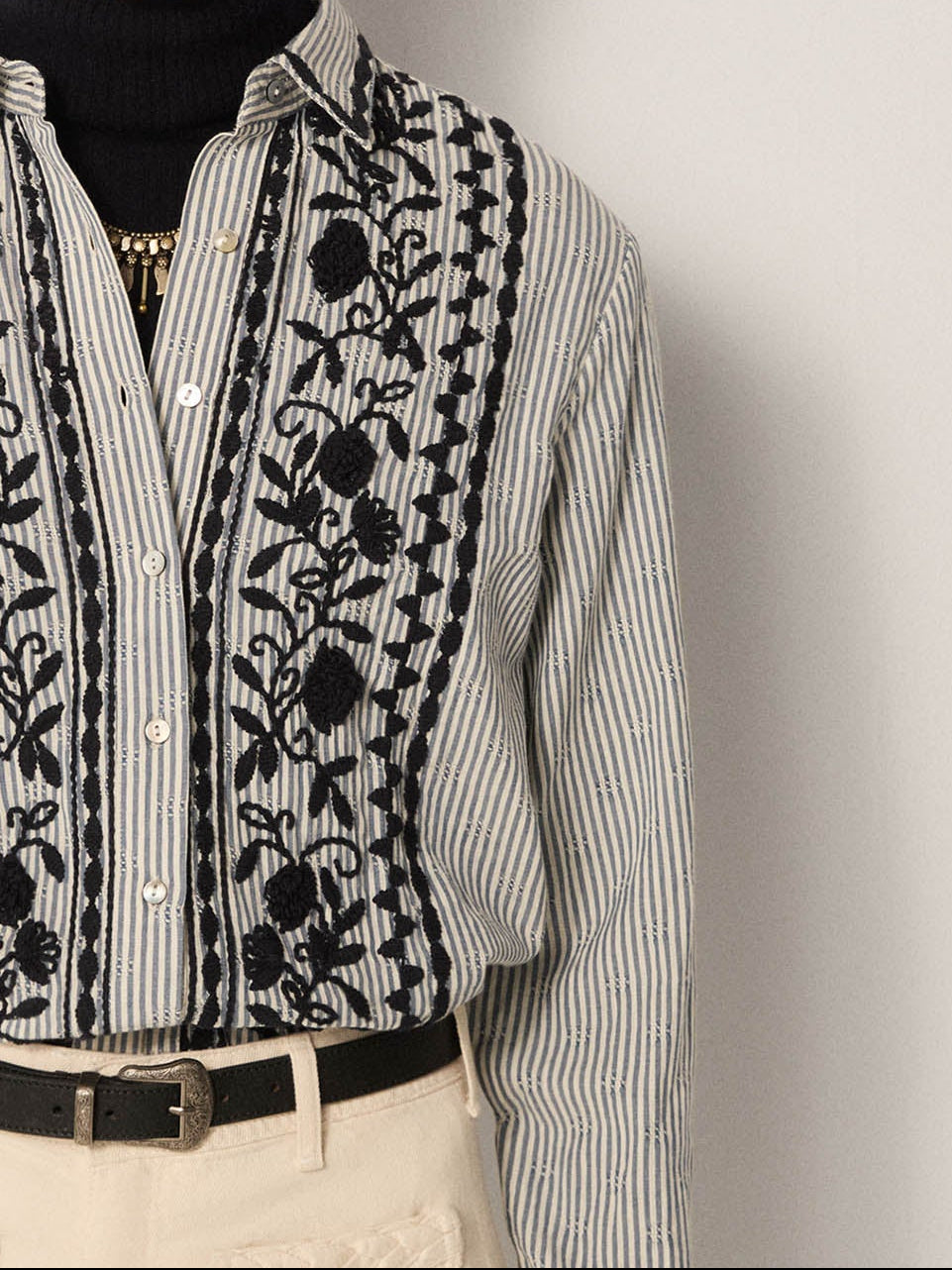 Amanda Blouse – Maison Hotel