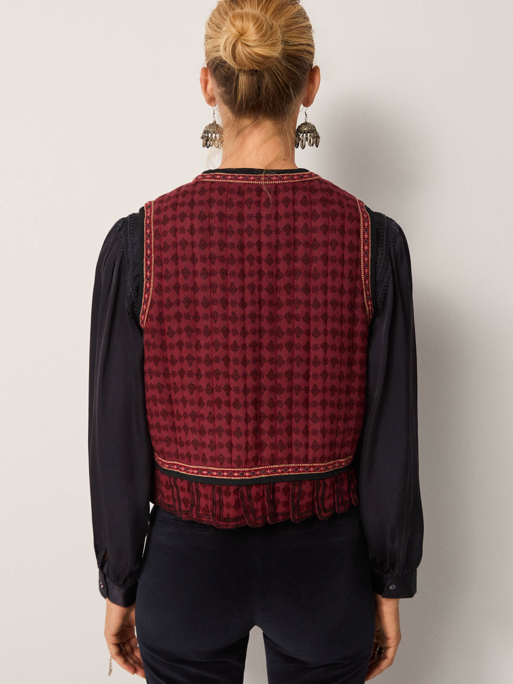 Casilda Vest
