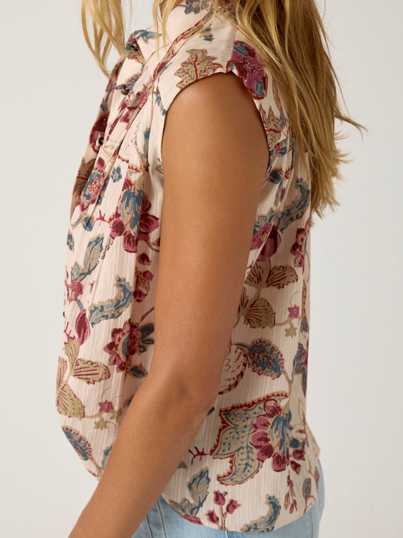 Bianca Sleeveless Shirt