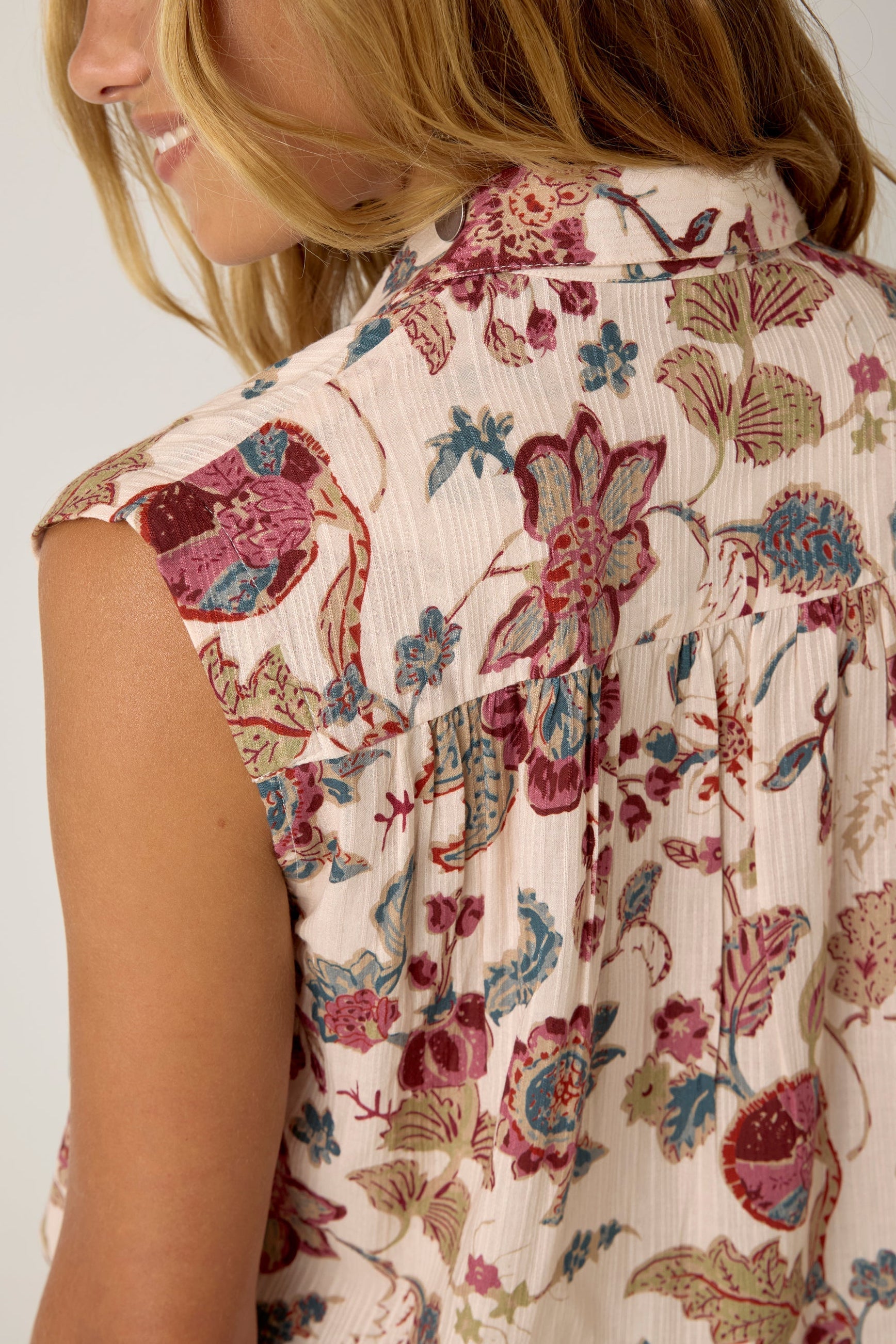Bianca Sleeveless Shirt