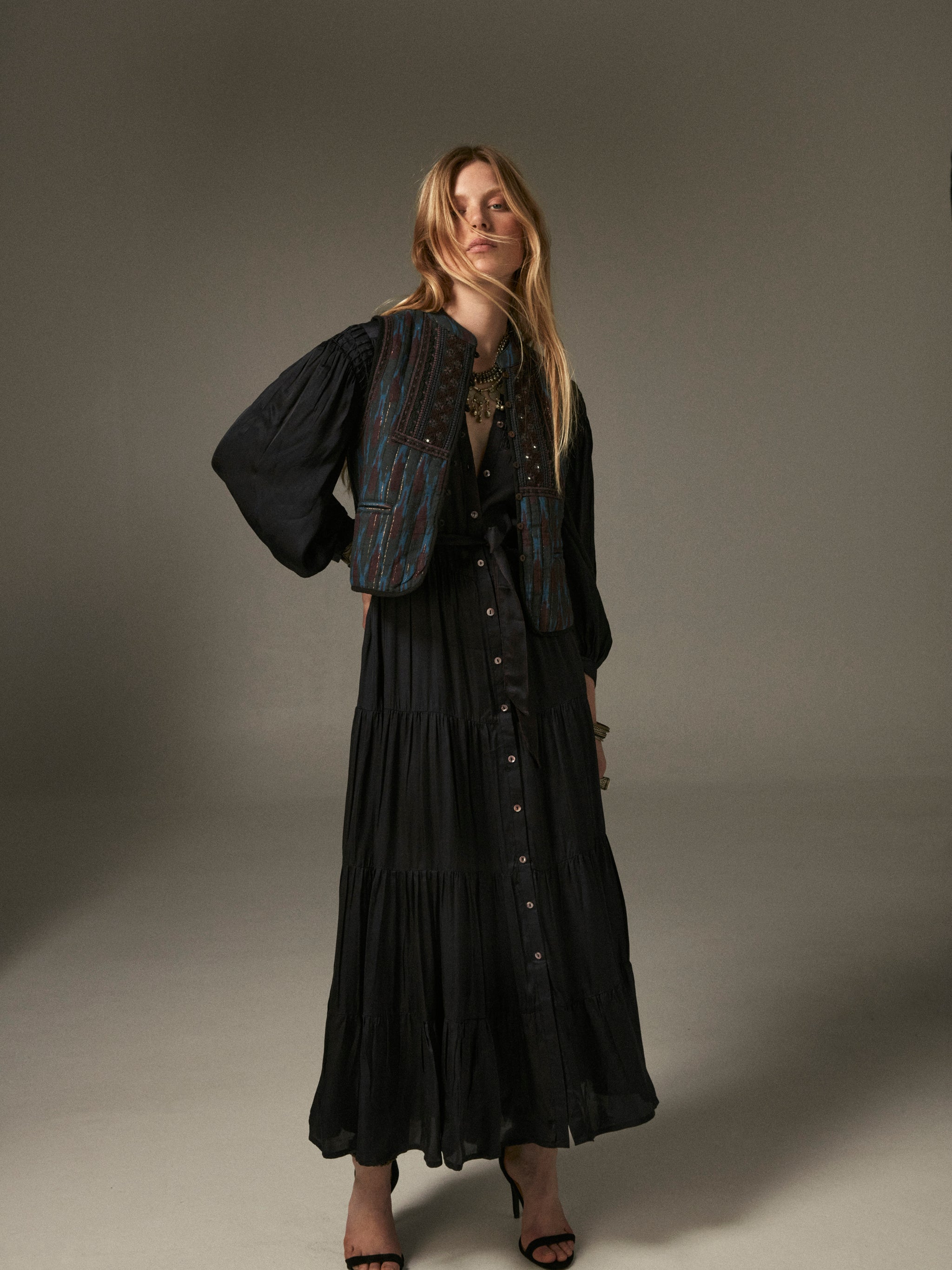 林和希　香水　「Dress Code\"BLACK\"」 Norma Kamali Oversized Shirt Flared Mini Dress in Black | REVOLVE
