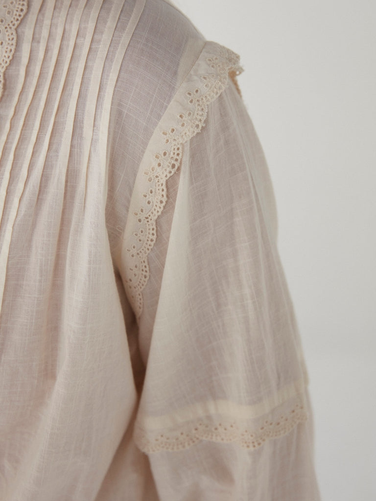 Thara Blouse - Romantic - Ecru - Maison Hotel